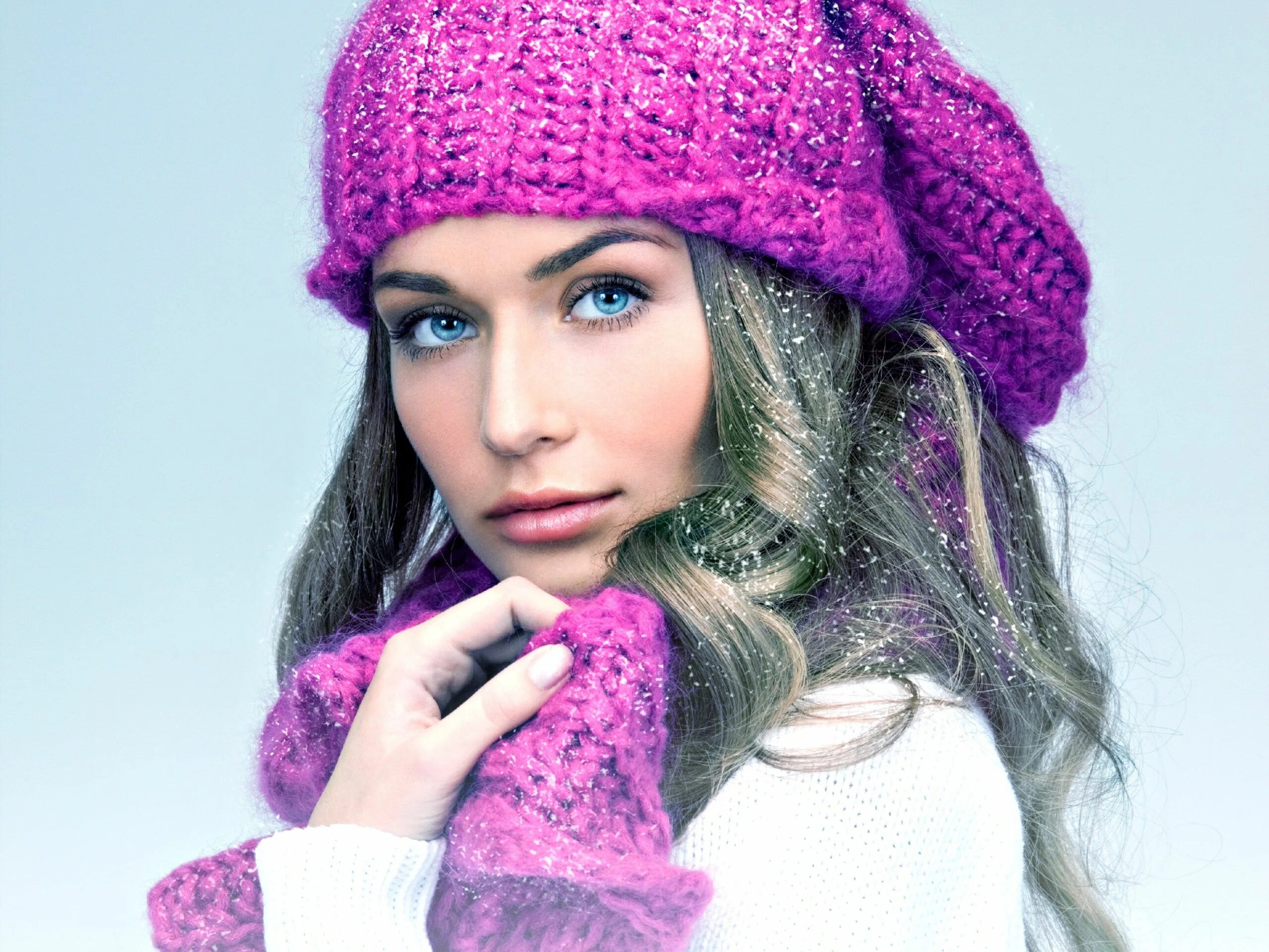 Подбор шапок по фото онлайн бесплатно face backgrounds for widescreen, 984 kB - Barrington Robertson Woman with blue e