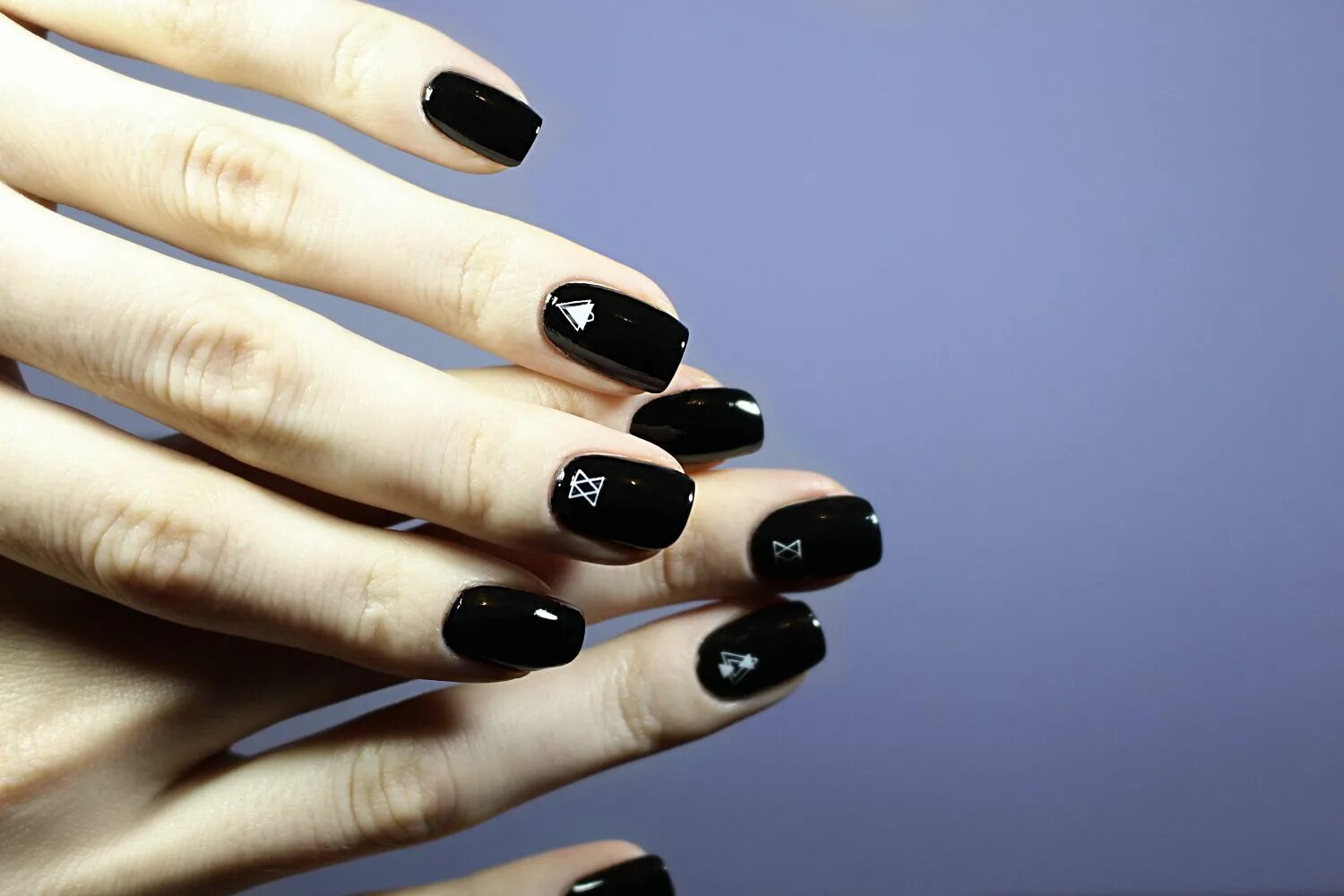 Подборка черного маникюра Perfect Black Nail Lacquer Basic Black Review & Swatches born pretty store befor