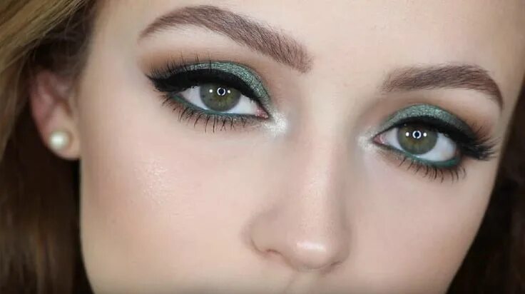 Подчеркнутые глаза в макияже Looking for a luscious green eye makeup look? Well, this is what you need! Not t