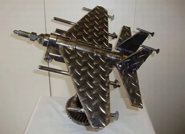 Подделки самоделки Best of 2011: 10 Recycled art pieces made using discarded metal - Green Diary - 