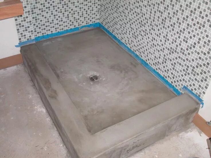 Поддон для душа из кирпича фото HugeDomains.com Concrete shower, Concrete bathroom, Rustic bathrooms