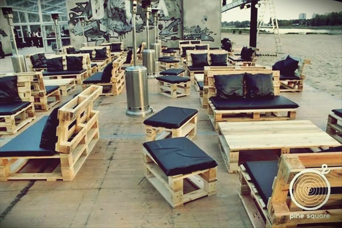 Поддон театральная площадь 9 фото Absorbing Diy Projects Restaurant furniture, Pallet furniture, Pallet designs