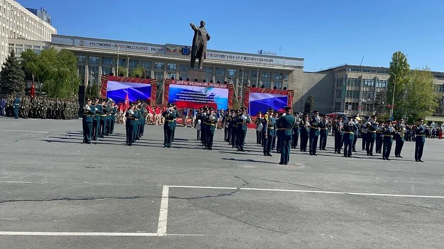 Поддон театральная площадь 9 саратов фото Саратов театральная площадь фото YugNash.ru