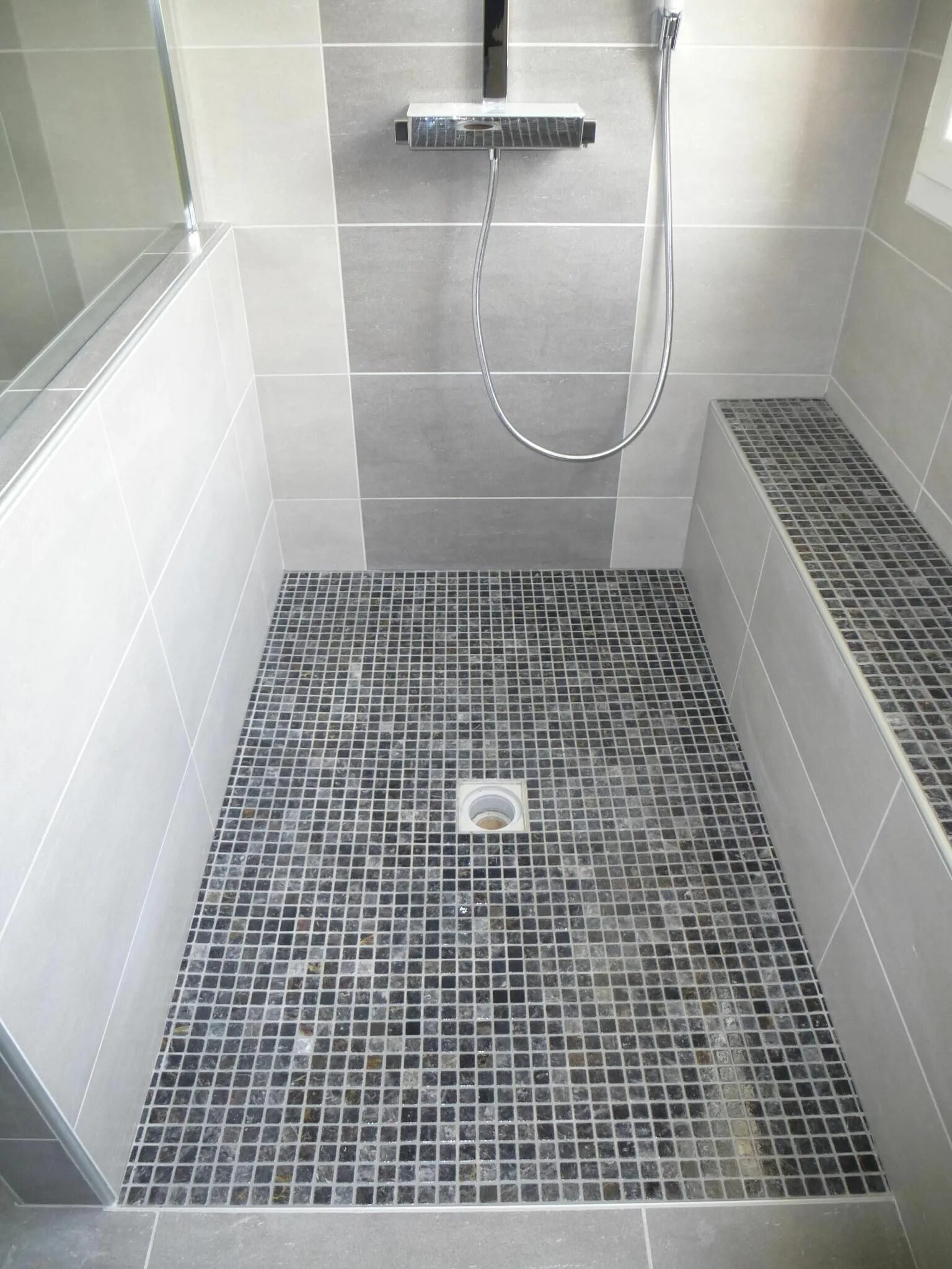 Поддон в ванную комнату из плитки фото Épinglé sur Salle de bain