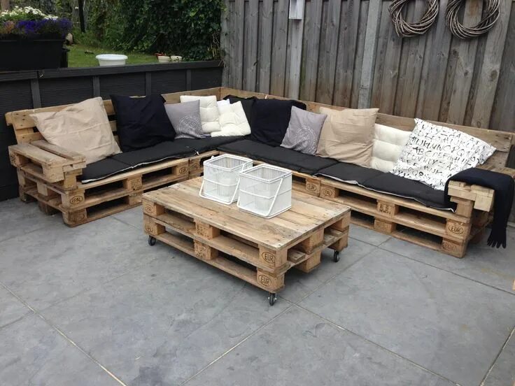 Поддоны дизайн фото Lounge Set With Repurposed Euro Pallets * 1001 Pallets Pallet lounge, Pallet fur