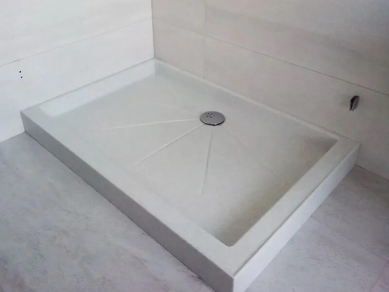 Поддоны для ванной комнаты фото Белый душевой поддон из кварца Radianz DW105 Diamond White - купить на заказ по 