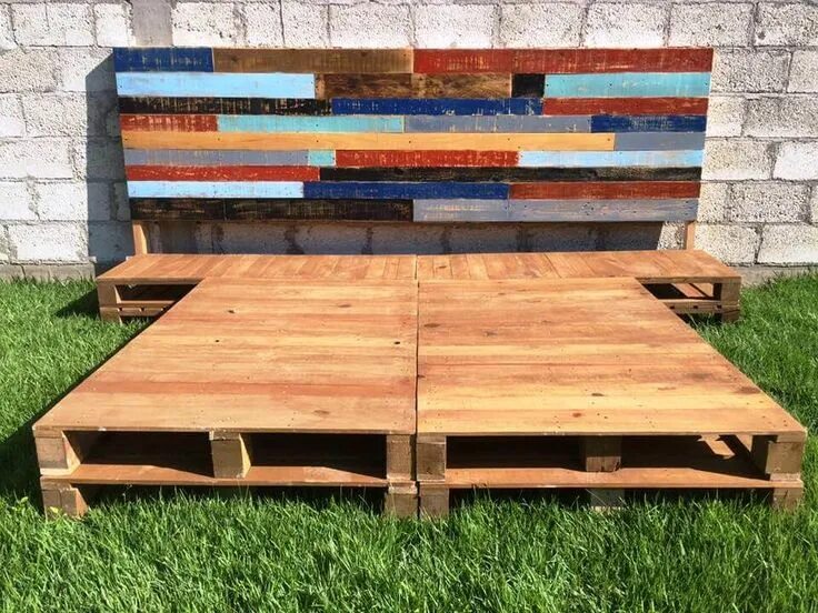 Поддоны самодельные DIY Pallet Bed Frame with Headboard Pallet bed frame diy, Pallet furniture plans