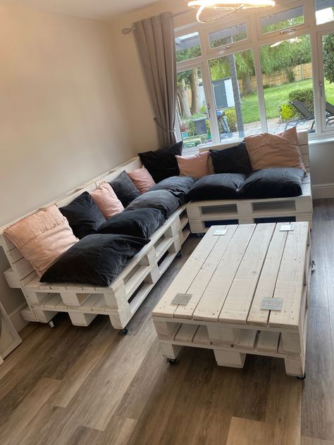 Поддоны в интерьере фото De 10 bästa idéerna och inspirationen för garden sofa