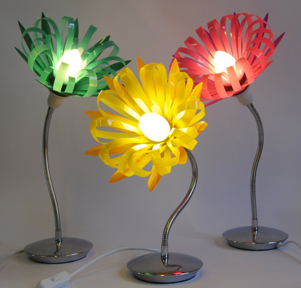 Поделка для взрослых своими руками светильник Zade Plastic Bottle Bendy Lamp - Etsy Plastic bottle flowers, Plastic bottle cra
