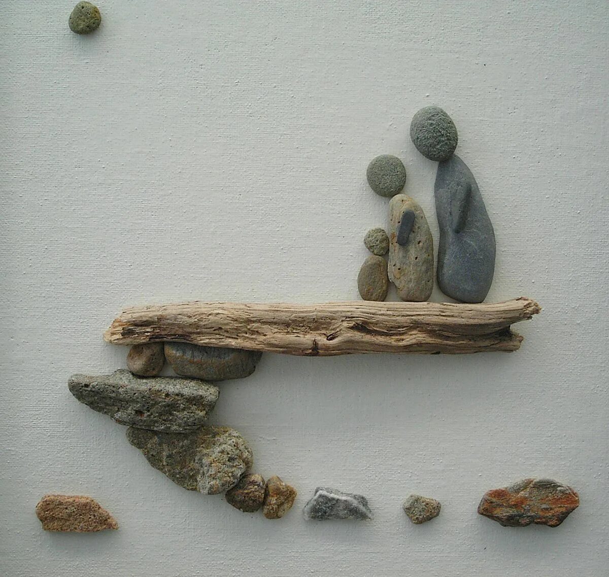 Поделка из камня своими руками фото Pebble Art: Pebbles and driftwood on canvas Pebble art, Stone art, Driftwood art