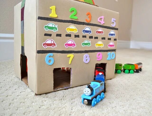 Поделка из коробок фото Pin em Wooden Train Track Layouts