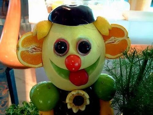 Поделка из овощей и фруктов фото Secrete din bucătăria vegetariană Amazing food art, Creative food art, Food art