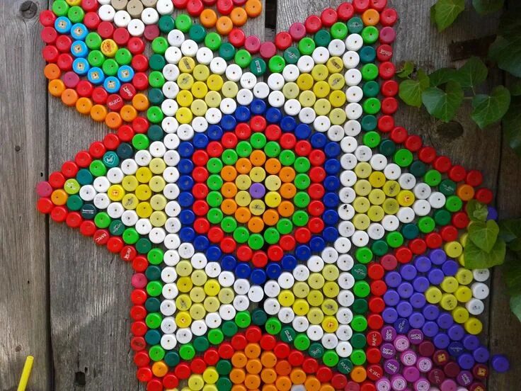Поделка из пластиковых крышек фото Как сделать массажный коврик из крышек от пластиковых бутылок пошагово Bottle ca