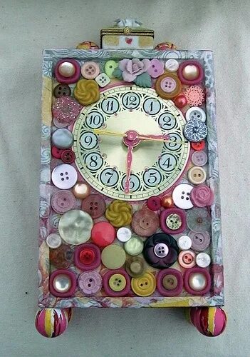 Поделка на тему фото своими руками Pink Foo Foo Clock Button crafts, Button art, Button creations