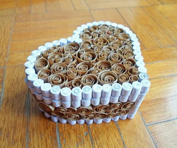 Поделка своими руками мастер класс фото Upcycled Paper Heart Box Paper heart, Heart box, Upcycle