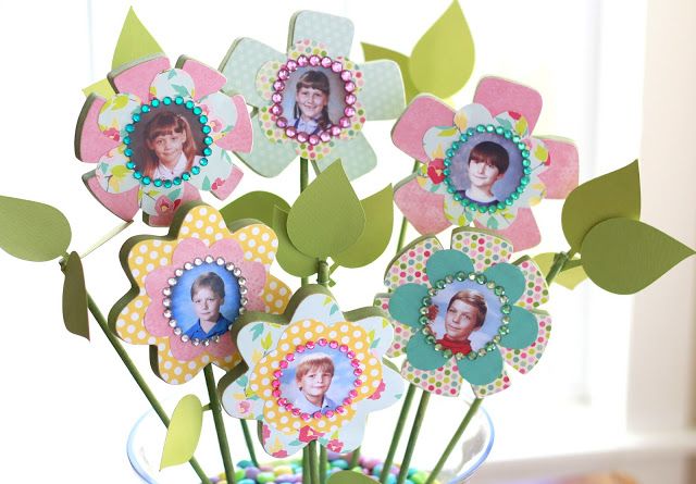 Поделка цветок с фото ребенка Mother's Day Crafts Crafty Sisters: WYLTC? Mother's Day Craft Crafts, Mothers da