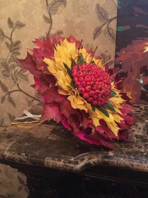 Поделка в сад осенний букет фото Сынуля листики собирал) Diy flowers, Christmas wreaths diy, Diy wreath