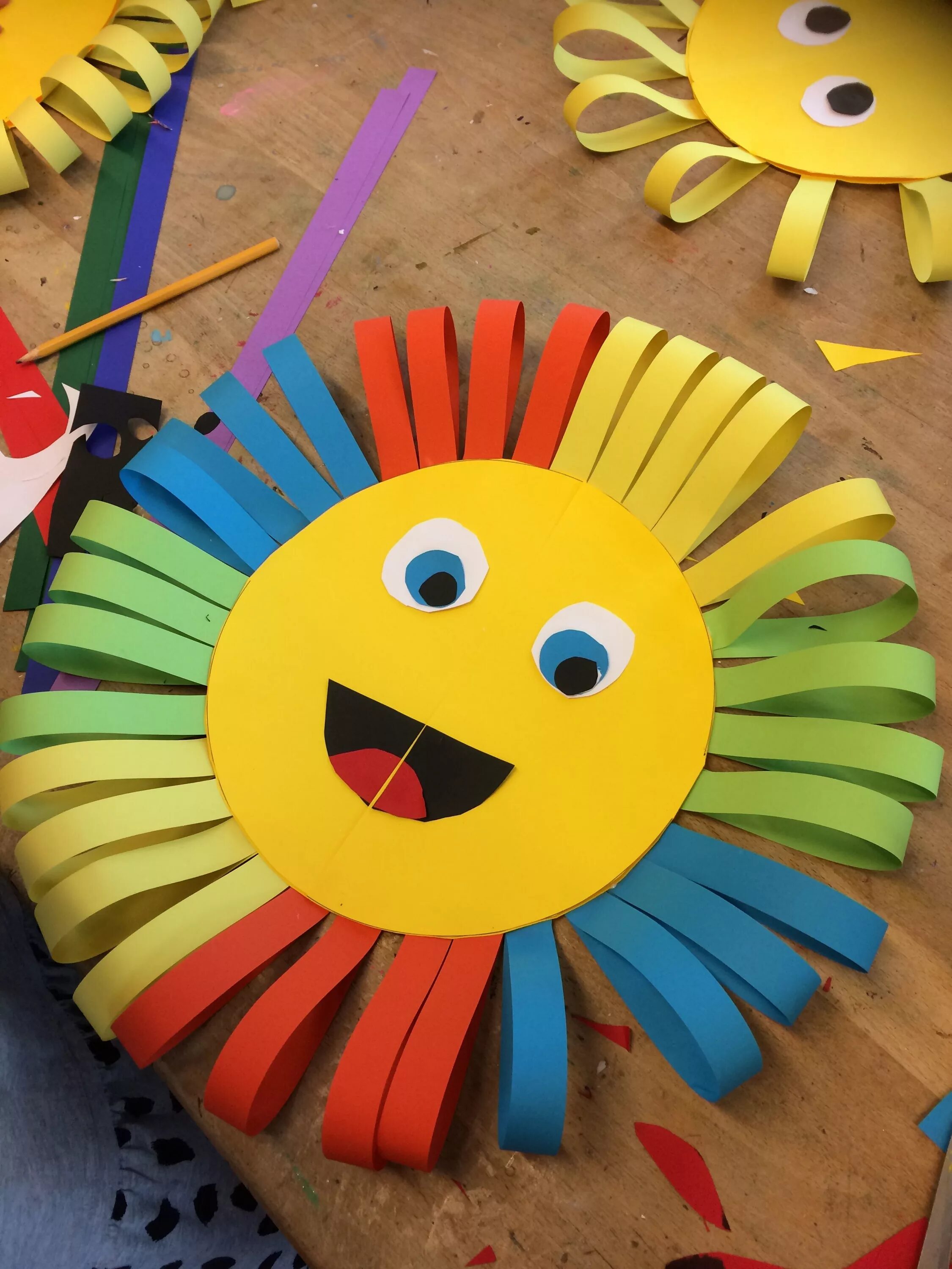 Поделки детей фото Openslaande zon met gedicht voor moederdag. Basteln frühling kindergarten, Baste