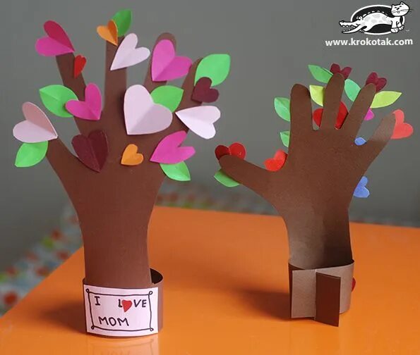 Поделки детскими руками фото Flowering tree from a kid's hand Valentine day crafts, Valentine crafts, Mothers