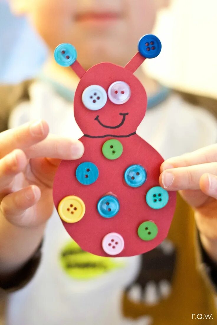 Поделки детям 3 года фото Rub Some Dirt On It: button love bug Valentine Button crafts, Crafts, Button cra