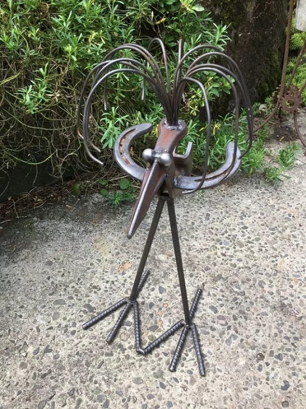 Поделки для дачи из металла своими руками Fountain Head Small Bird Scrap metal art, Metal art welded, Metal tree wall art