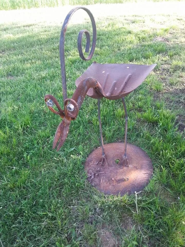 Поделки для дачи из металла своими руками Bobble headed Bird, bird feeder. Rusty Relics Metal Art Metal garden art, Metal 
