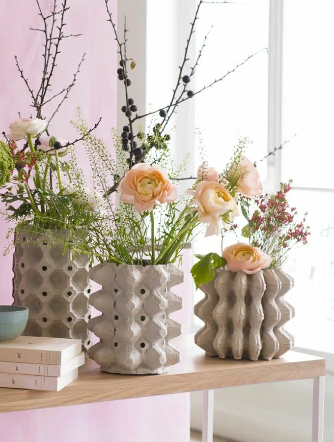 Поделки для декора дома Déco: créer des vases en carton recyclé Caixa artesanato, Artesanato decoração, 