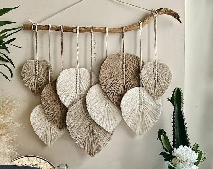 Поделки для интерьера фото Venti Macramé Feather Wall Charm Etsy Macrame art, Macrame design, Macrame feath