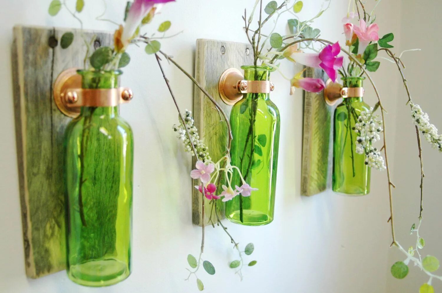 Поделки для интерьера своими руками фото 19 Fascinating Examples To Reuse Glass Bottles In A Creative Way Recycled glass 