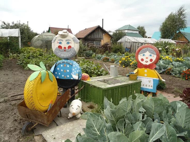 Поделки для огорода фото Поделки из шин для детской площадки. Старые шины, Шины, Покрашенные шины