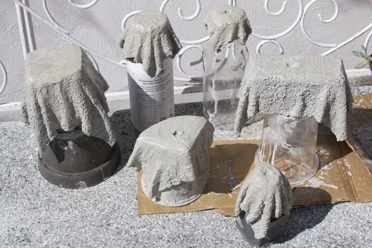 Поделки для сада из цемента фото Macetas de cemento con toalla. Cement crafts, Cement flower pots, Concrete craft