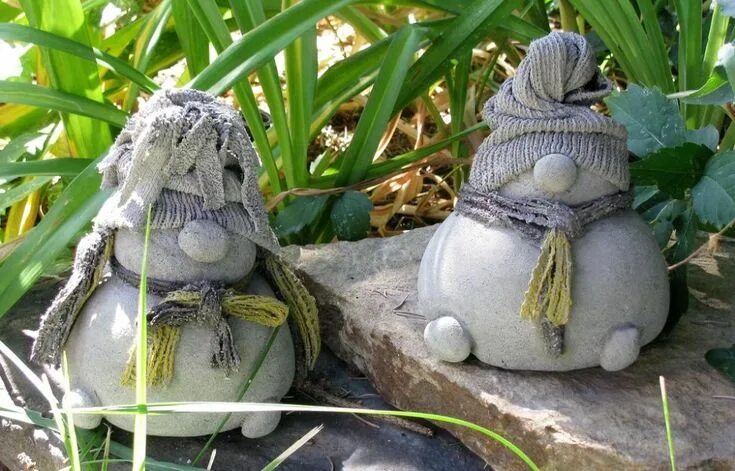 Поделки для сада из цемента фото Cement Gnome Cement, Gnomes, Garden ornaments diy