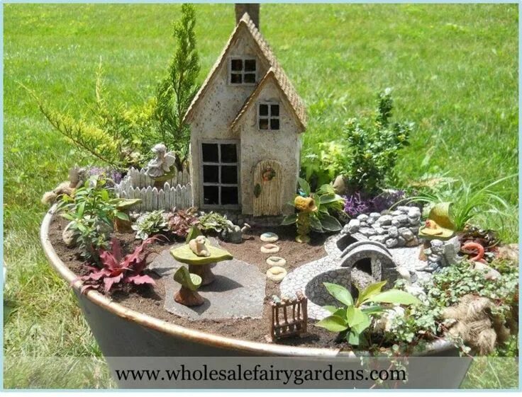 Поделки для сада своими руками фото Pin by Jane Augustine on Porch ideas Miniature garden, Fairy garden houses, Fair