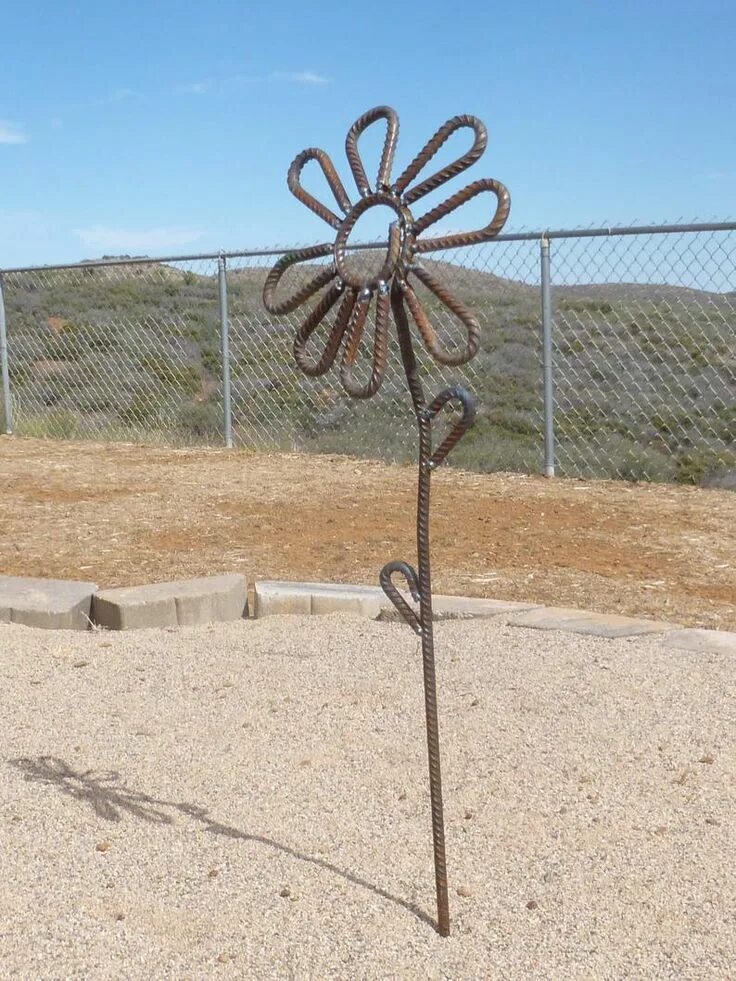 Поделки из арматуры фото Dieser Artikel ist nicht verfügbar - Etsy Sheet metal art, Steel art, Metal art 