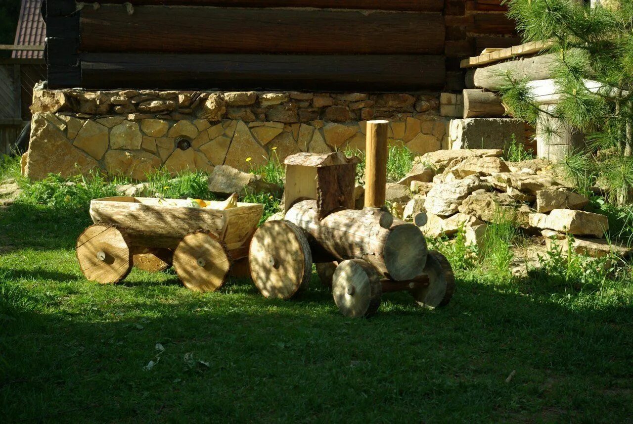 Поделки из бревен своими руками фото Pin by Калуга Татьяна on во саду ли, в огороде... Summer garden, Diy garden deco