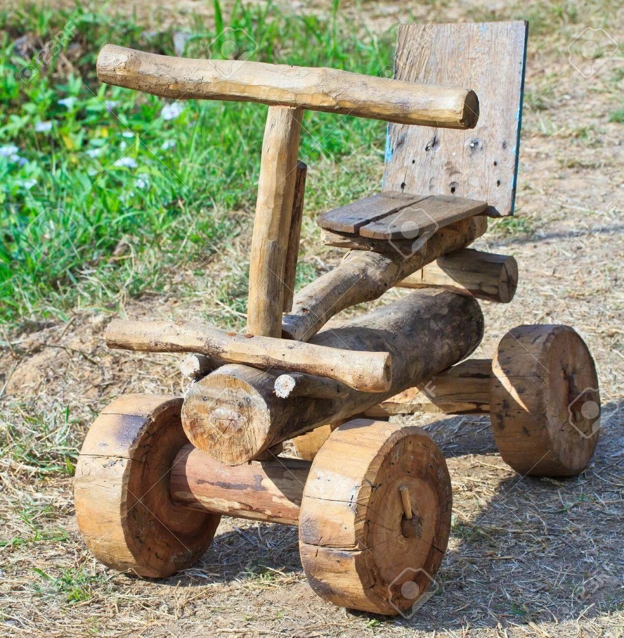 Поделки из бревна фото Pin on bois Wood yard art, Wood log crafts, Wood creations