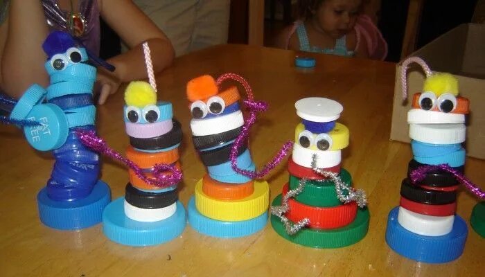 Поделки из бросового материала фото good idea Robot craft, Bottle cap crafts, Recycled crafts