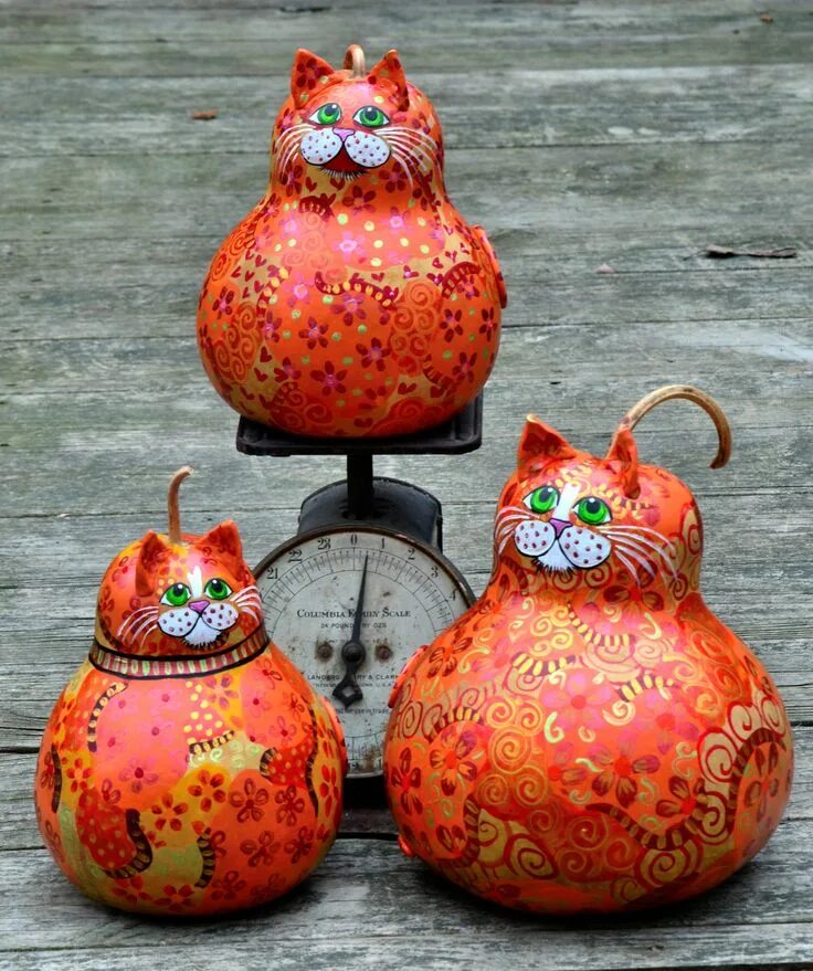 Поделки из бутылочной тыквы своими руками фото Orange Tabby Gourd Cats tip the scale! in 2024 Decorative gourds, Hand painted g