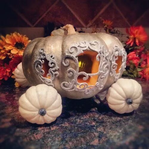 Поделки из бутылочной тыквы своими руками фото The carriage from a pumpkin Вырезание из тыквы, Тыква на хэллоуин, Идеи для укра