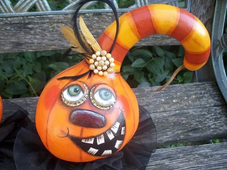 Поделки из бутылочной тыквы своими руками фото A Couple Of New Gourds for Halloween