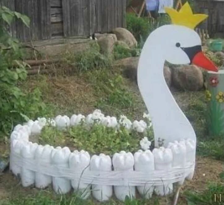Поделки из бутылок для сада фото Pin em Decoração de jardins Como fazer um jardim, Canteiro de jardim, Jardim diy