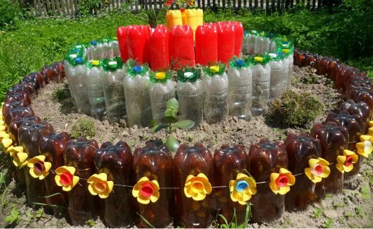 Поделки из бутылок своими руками фото Поделки из пластиковых бутылок для дома и сада: необычные идеи декора для дачи и