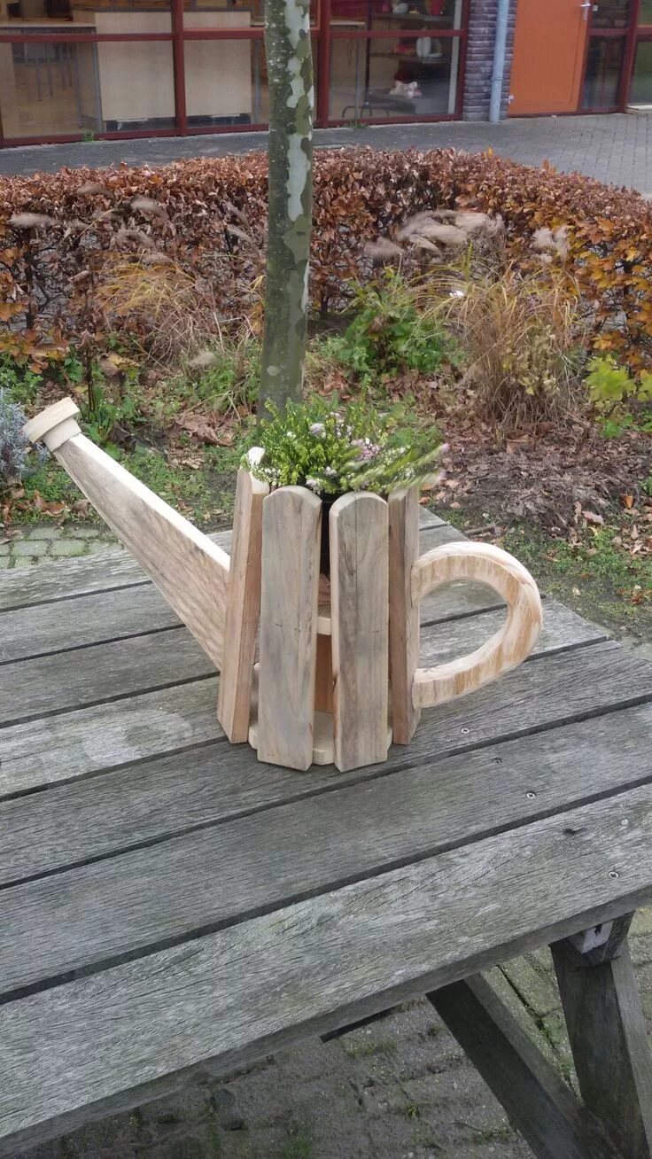 Поделки из дерева для дачи своими руками Pin on hout werkstukjes Wood planters, Diy garden projects, Diy garden furniture