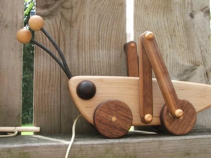 Поделки из дерева для начинающих фото sauterelle Wooden toys plans, Wooden toys, Toys