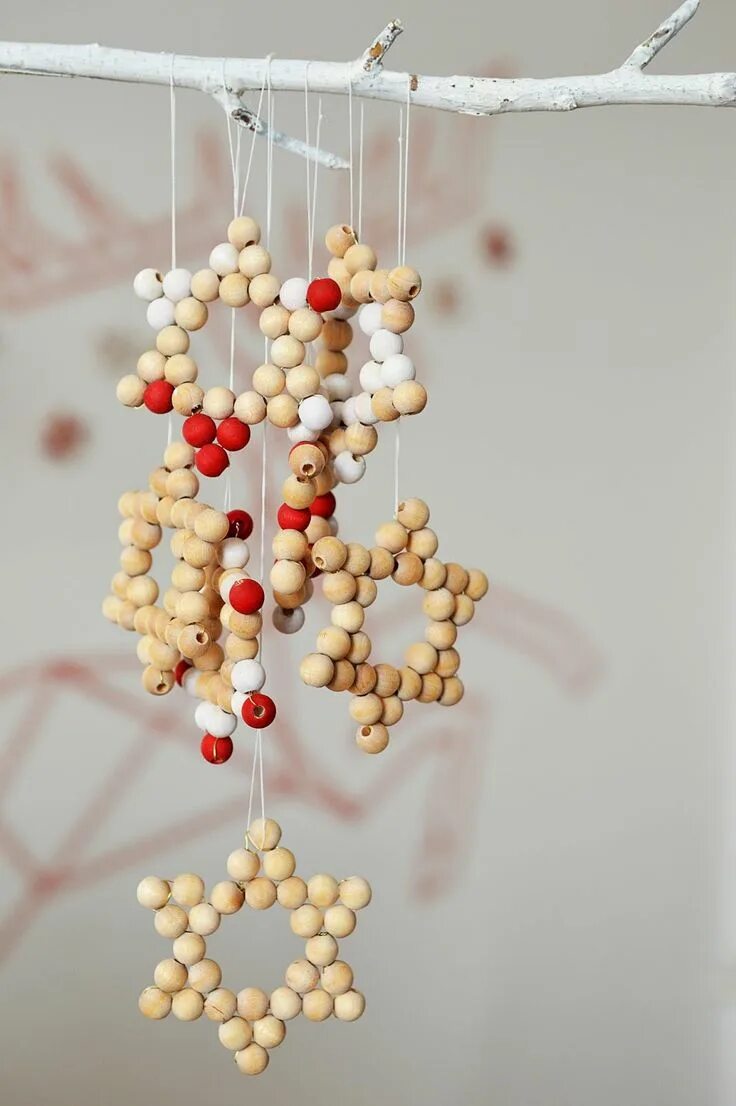 Поделки из деревянных бусин своими руками фото DIY Beaded Star Ornaments Christmas Motte's Blog Christmas crafts to sell make m