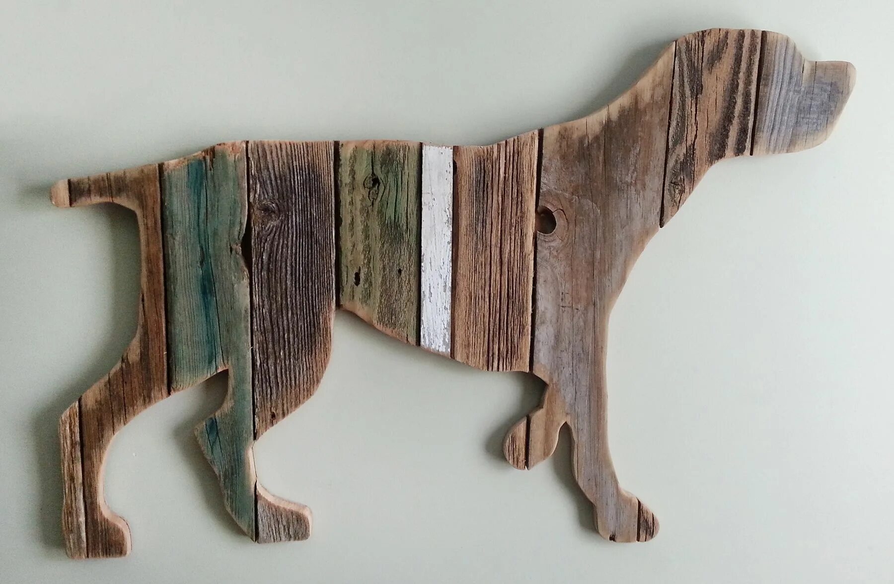 Поделки из досок фото German Shorthaired Pointer or GSP. This silhouette is made of recycled pallets a
