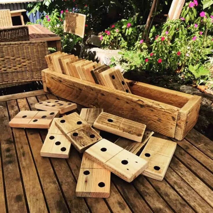 Поделки из досок своими руками для дачи 10 Kid-friendly Pallet Projects for Summer Fun