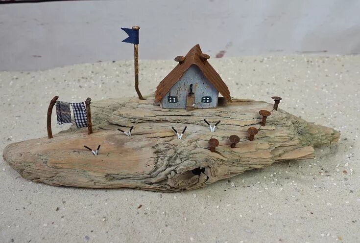 Поделки из дрифтвуда фото Treibholz Häuschen Treibholzhäuschen Treibholzskulptur Schwemmholz Driftwood Cot