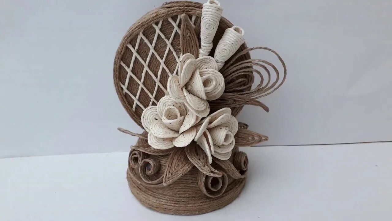 Поделки из джута фото новые идеи Vaza din sfoara si trandafiri din sfoara - Vase of string and roses of string - 