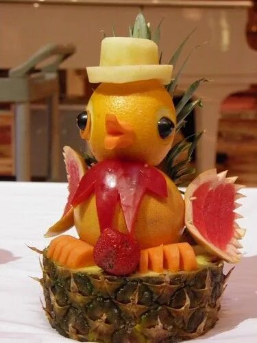Поделки из фруктов фото Fruit Carving Duck With A Top Hat Fruit carving, Food sculpture, Fruit and veget